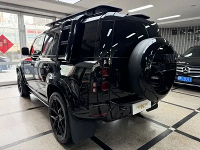 Land Rover Defender 2023, 79000 км, за 81740.67 USD