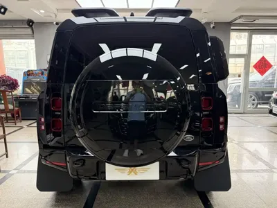 Land Rover Defender 2023, 79000 км, за 81740.67 USD