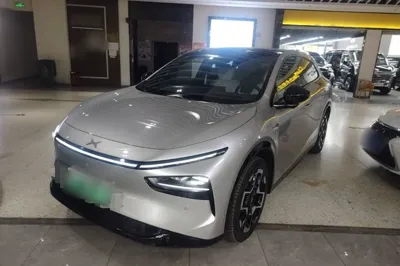 Xpeng G7 · 2025 год