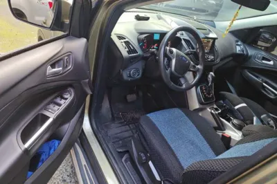 Ford Kuga 2015, 171900 км, за 4062 USD