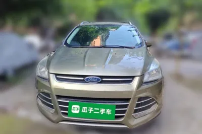 Ford Kuga 2015, 171900 км, за 4062 USD