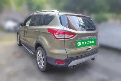 Ford Kuga 2015, 171900 км, за 4062 USD