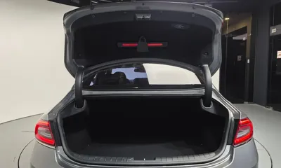 Hyundai Grandeur 2017, 26823 км, за 10402.04 USD - фото 20