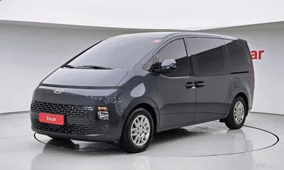 Hyundai Staria · 2023 год