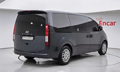Hyundai Staria 2023, 88596 км, за 15432.7 USD