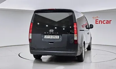 Hyundai Staria 2023, 88596 км, за 15432.7 USD