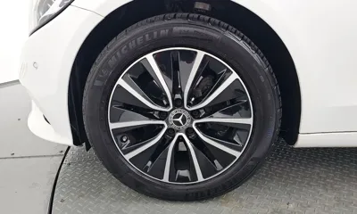 Mercedes-Benz C-Class 2019, 60109 км, за 15165.55 USD