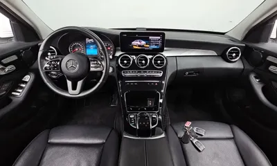 Mercedes-Benz C-Class 2019, 60109 км, за 15165.55 USD - фото 7