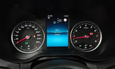 Mercedes-Benz C-Class 2019, 60109 км, за 15165.55 USD - фото 8