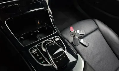 Mercedes-Benz C-Class 2019, 60109 км, за 15165.55 USD - фото 17