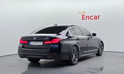 BMW 5-Series 2022, 44808 км, за 23730.85 USD