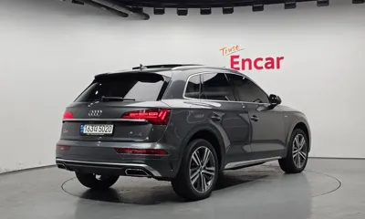 Audi Q5 2023, 47804 км, за 30720.76 USD