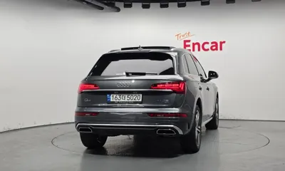 Audi Q5 2023, 47804 км, за 30720.76 USD