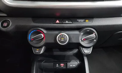 Kia Stonic 2019, 77508 км, за 7280.76 USD - фото 31