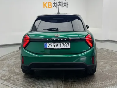 MINI Cooper 2025, 4137 км, за 23442.07 USD