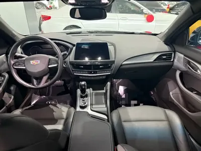 Cadillac CT5 2022, 35000 км, за 15854.06 USD