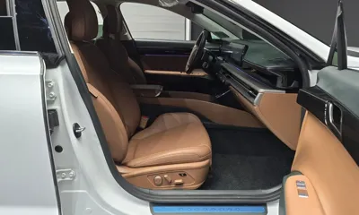 Hyundai Grandeur 2023, 32172 км, за 22725.78 USD - фото 26