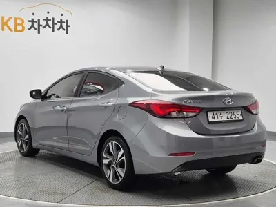 Hyundai Avante 2016, 125007 км, за 3347.77 USD