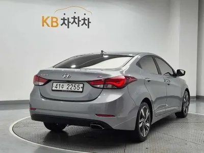 Hyundai Avante 2016, 125007 км, за 3347.77 USD