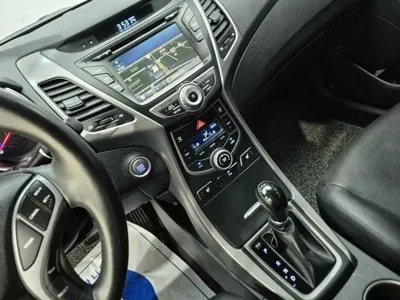 Hyundai Avante 2016, 125007 км, за 3347.77 USD - фото 10