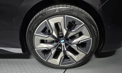 BMW i7 2023, 33590 км, за 78079.41 USD