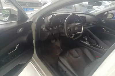 Hyundai Elantra 2022, 89300 км, за 12294 USD - фото 23