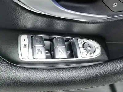 Mercedes-Benz E-Class 2018, 73900 км, за 17577.84 USD - фото 9
