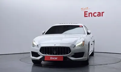 Maserati Quattroporte 2017, 63459 км, за 22084.7 USD