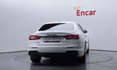 Maserati Quattroporte 2017, 63459 км, за 22084.7 USD