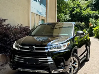 Toyota Highlander 2018, 36000 км, за 20305.67 USD