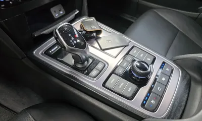 Hyundai Equus 2015, 146560 км, за 6831.32 USD - фото 9