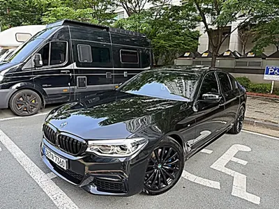 BMW 5-Series · 2017 год