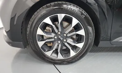 Kia Canival 2021, 108080 км, за 12800.32 USD