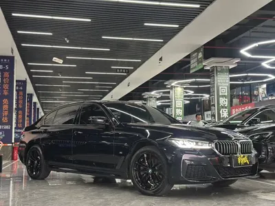 BMW 5 Series 2022, 59000 км, за 29174.32 USD