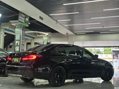BMW 5 Series 2022, 59000 км, за 29174.32 USD - фото 6