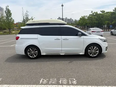 Kia Canival 2017, 94849 км, за 8923.86 USD