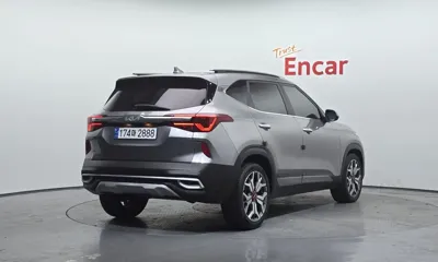 Kia Seltos 2023, 62753 км, за 12834.43 USD