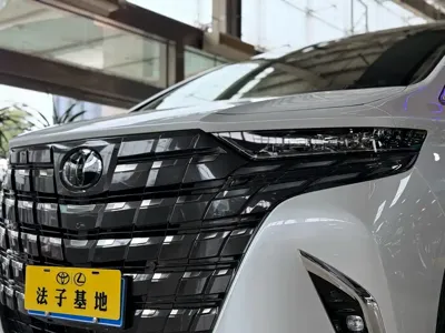 Toyota Alphard 2024, 33000 км, за 127719.71 USD