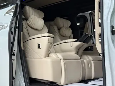 Toyota Alphard 2024, 33000 км, за 127719.71 USD - фото 21