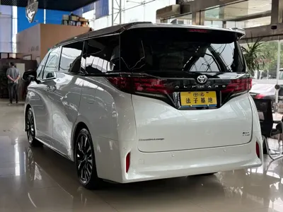 Toyota Alphard 2024, 33000 км, за 127719.71 USD - фото 25