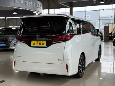 Toyota Alphard 2024, 33000 км, за 127719.71 USD - фото 27