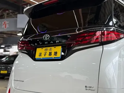 Toyota Alphard 2024, 33000 км, за 127719.71 USD - фото 28