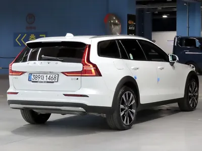 Volvo V60 2026, 1802 км, за 34373.37 USD