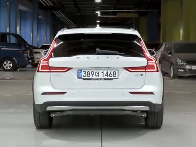 Volvo V60 2026, 1802 км, за 34373.37 USD