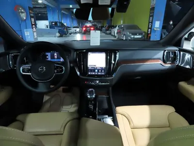Volvo V60 2026, 1802 км, за 34373.37 USD - фото 7