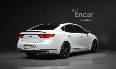 Kia K7 2018, 82975 км, за 9712.59 USD