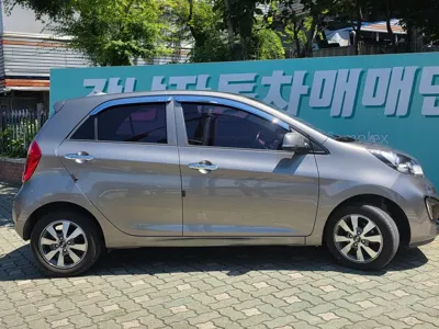 Kia Morning 2013, 105346 км, за 1945.1 USD
