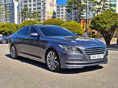 Hyundai Genesis 2016, 209965 км, за 4398.06 USD
