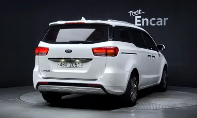 Kia Canival 2015, 177810 км, за 5912.92 USD