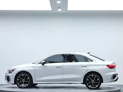 Audi A3 2022, 10800 км, за 23904.58 USD